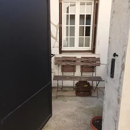 Au Coeur De La Cite Des Bourbons Moulins (Allier)