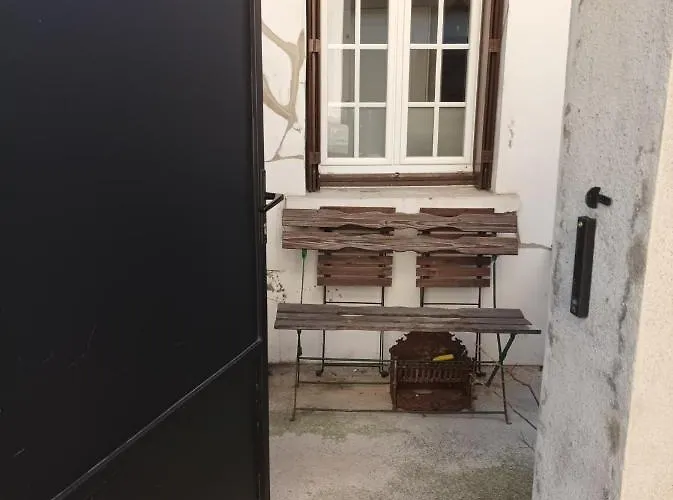 Au Coeur De La Cite Des Bourbons Moulins (Allier)